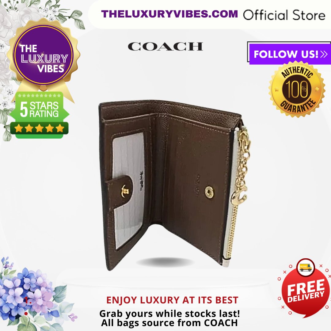 COACH Snap Card Case Wallet in Crossgrain Leather Chalk F73867